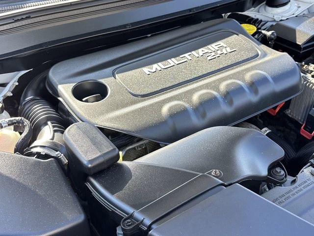 Used 2018 Jeep Cherokee Latitude w/ Safety Group image 12