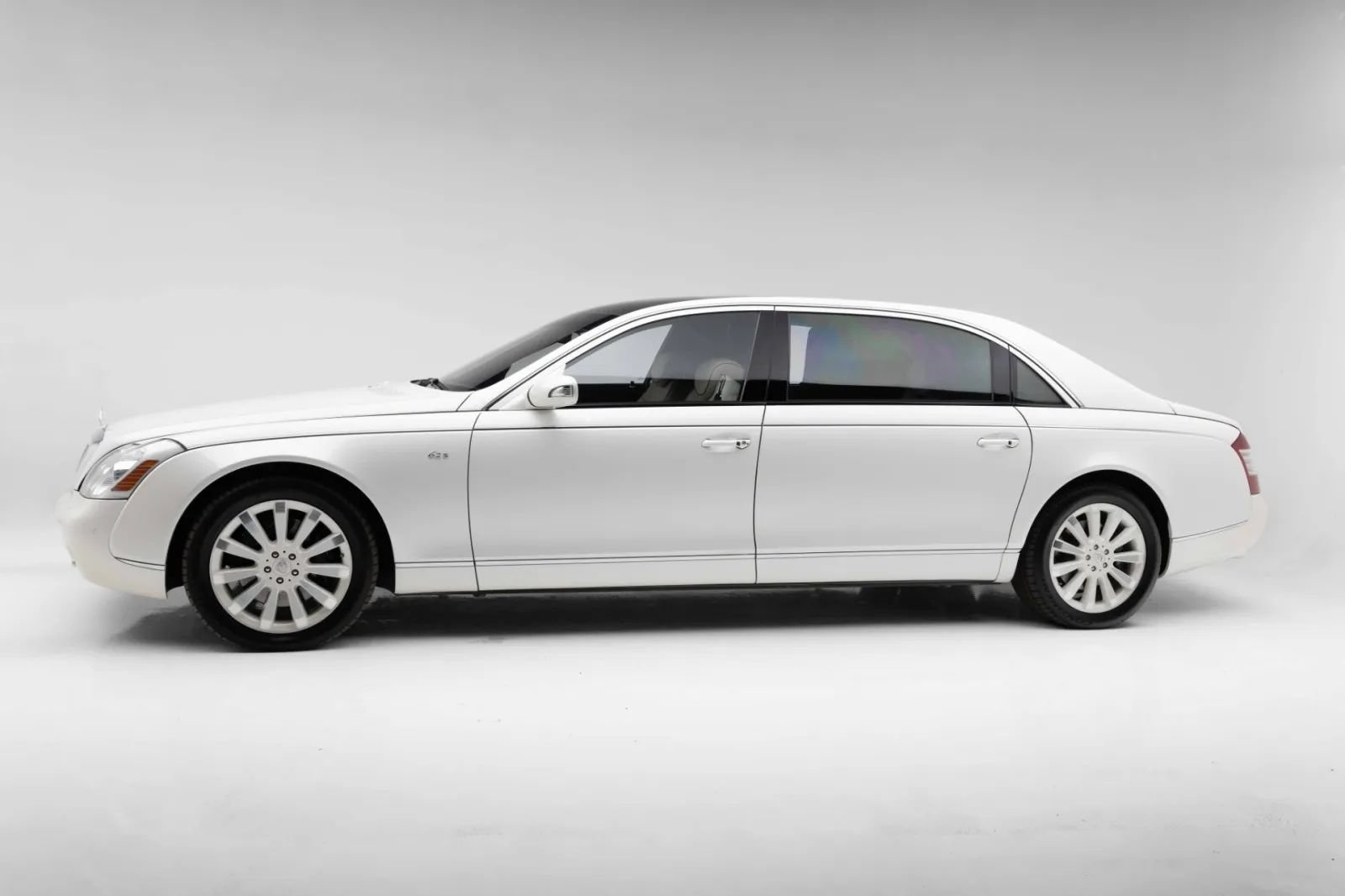 Used 2009 Maybach 62 S RWD image 13