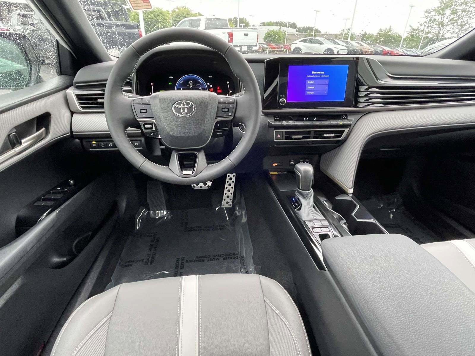 Used 2025 Toyota Camry SE w/ Convenience Package FWD image 14