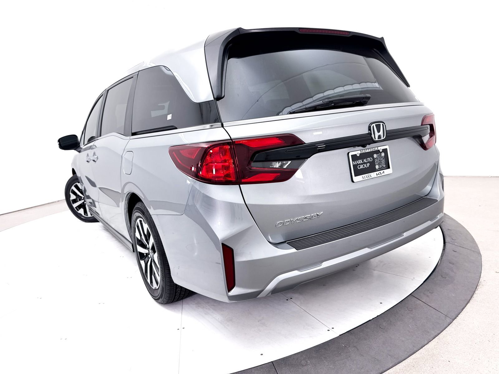 Used 2025 Honda Odyssey EX-L image 7
