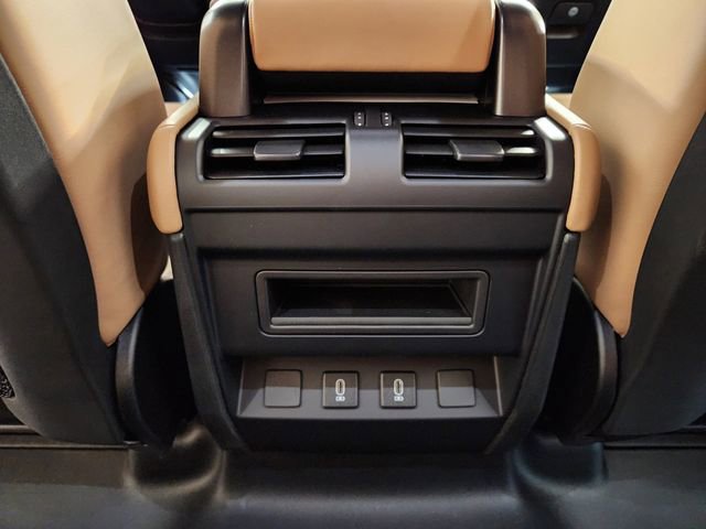 New 2026 Land Rover Defender 110 X-Dynamic SE image 29