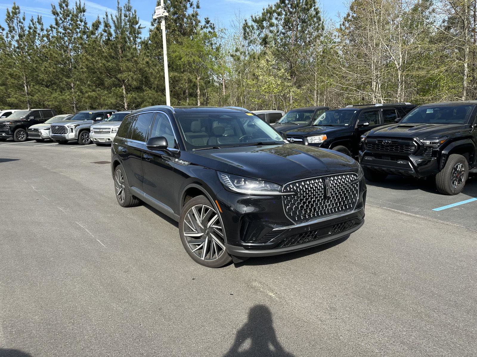 Used 2025 Lincoln Aviator Reserve w/ Equipment Group 201A image 4