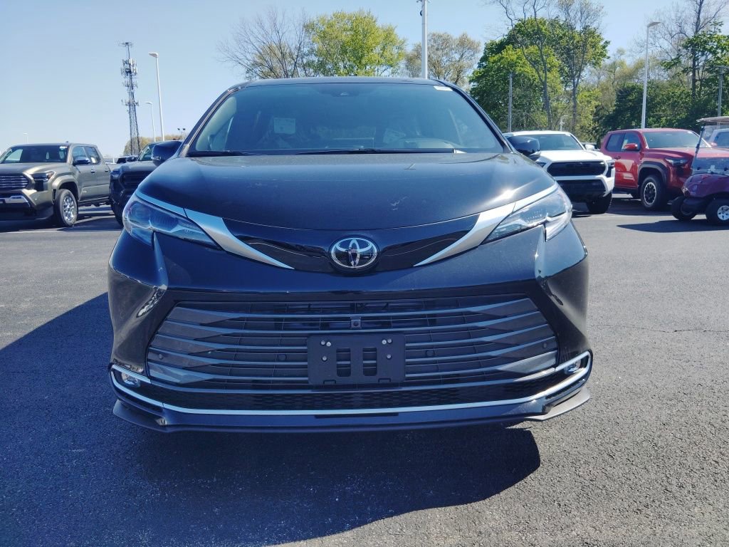New 2026 Toyota Sienna Platinum AWD/4WD image 18