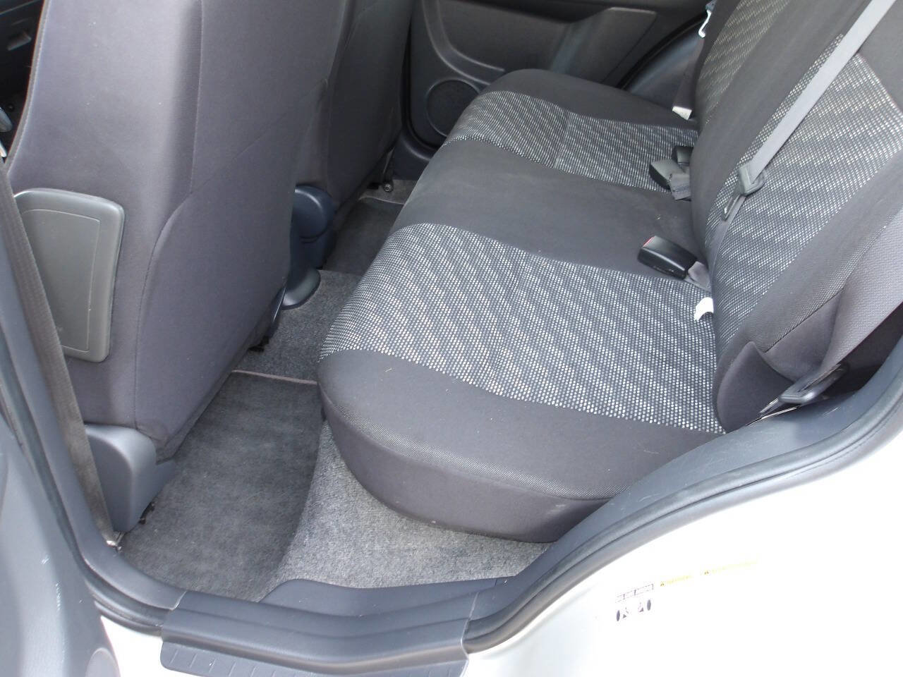 Used 2008 Suzuki SX4 Hatchback FWD image 19