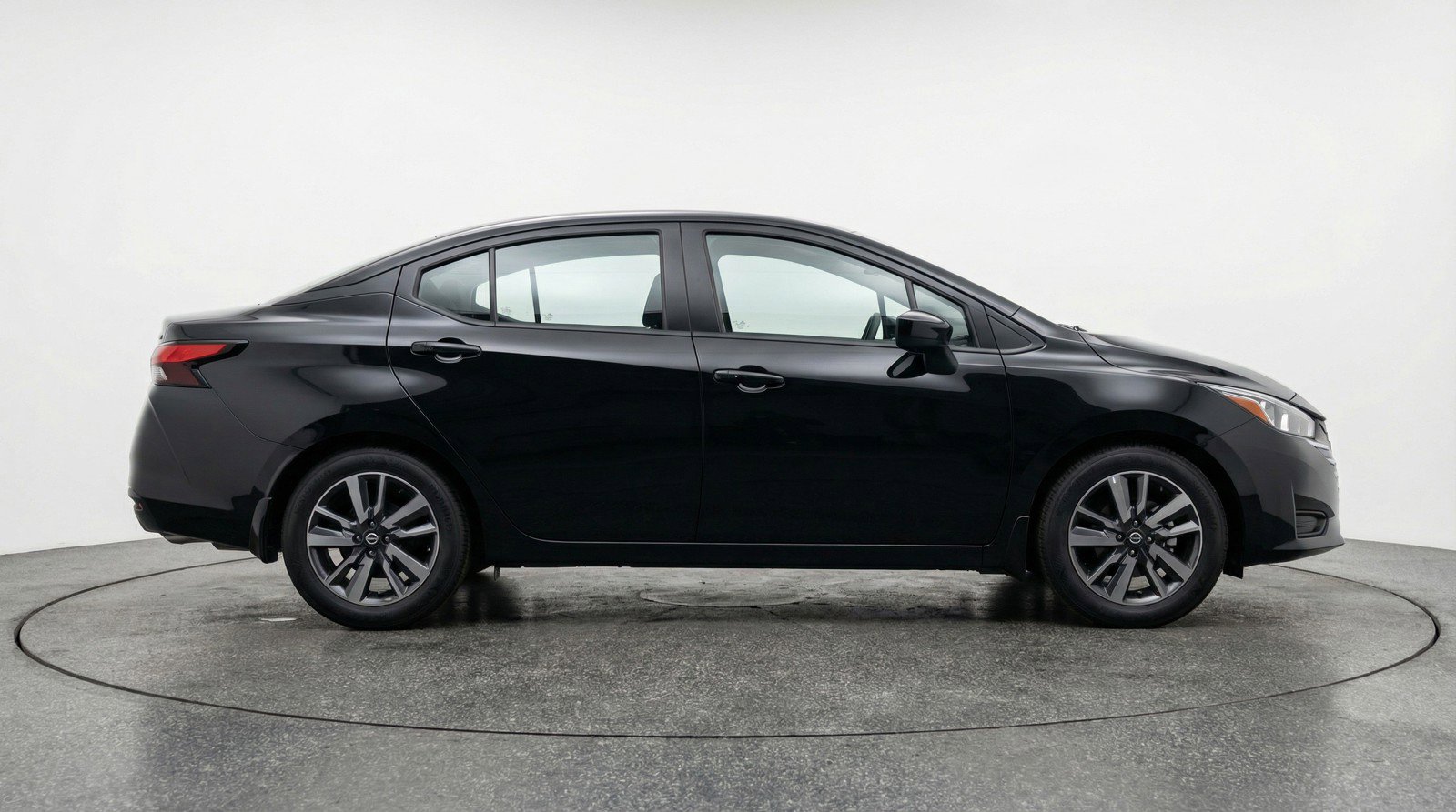 Used 2025 Nissan Versa SV image 11