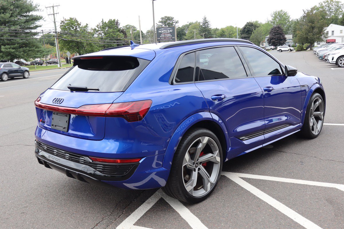 Used 2024 Audi SQ8 e-tron Premium Plus w/ Black Optic Package AWD/4WD image 6