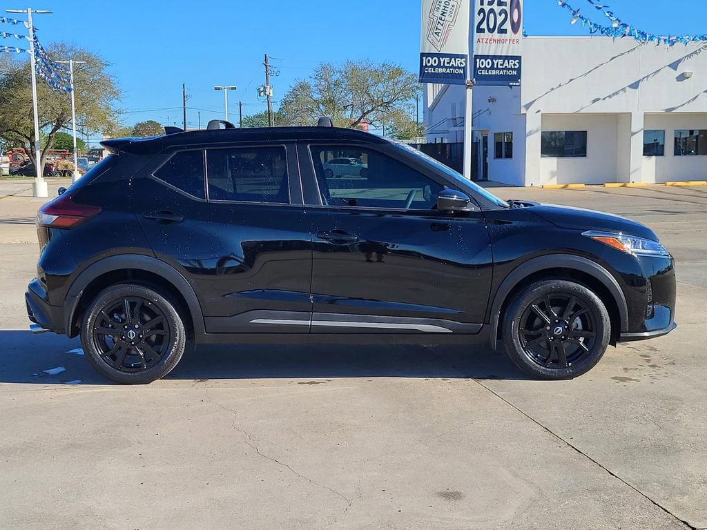 Used 2024 Nissan Kicks SR w/ Interior Electronics Package FWD image 8