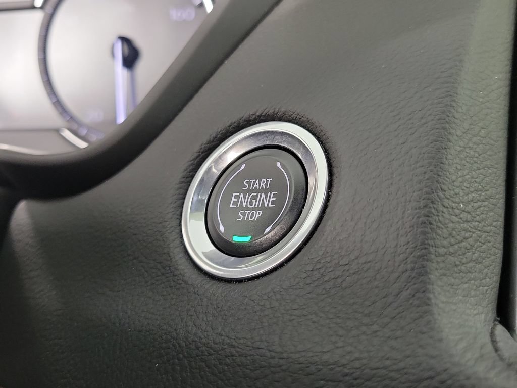 Used 2023 Cadillac XT4 Sport FWD image 29