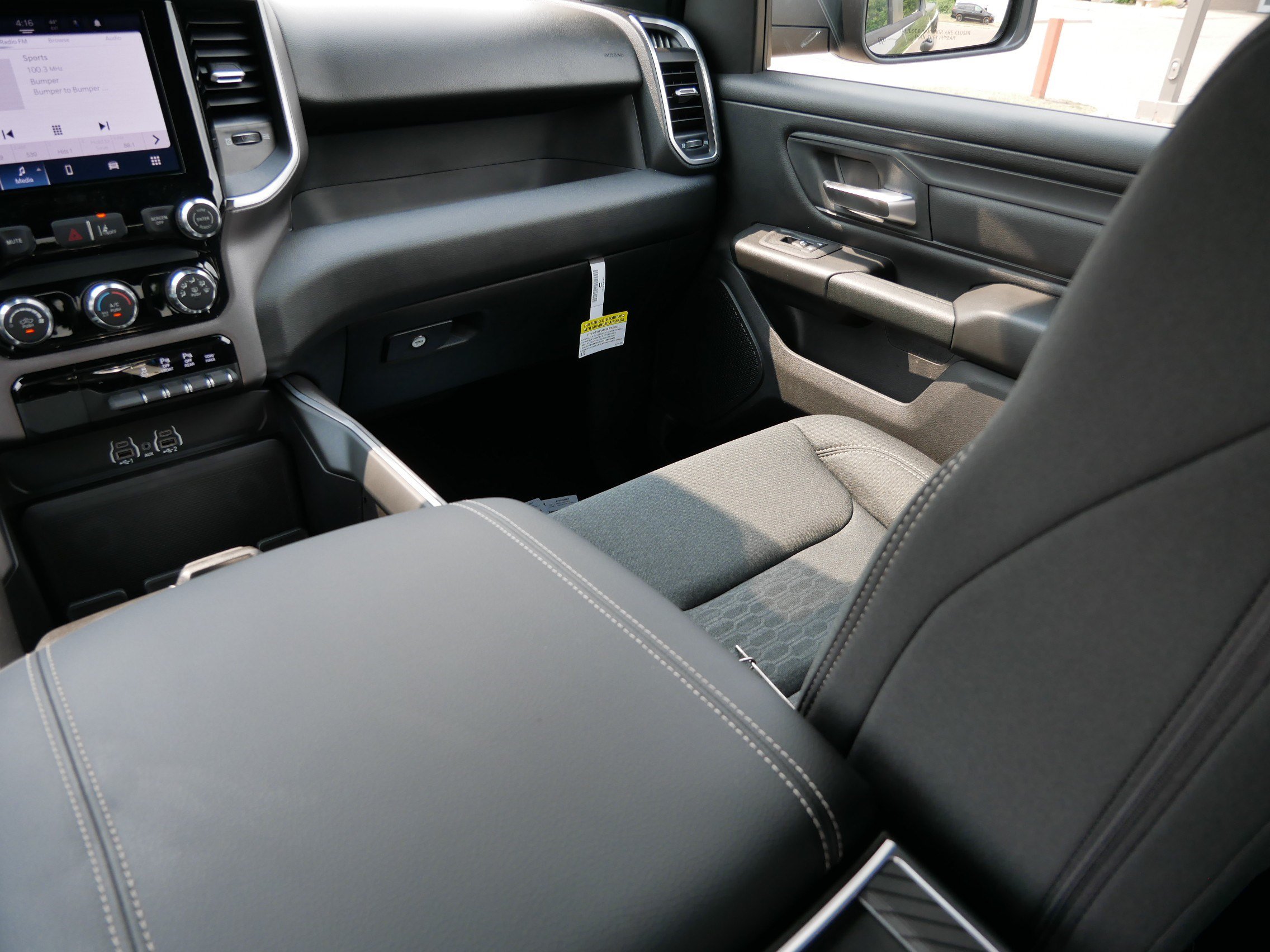 New 2026 RAM 1500 Express AWD/4WD image 11