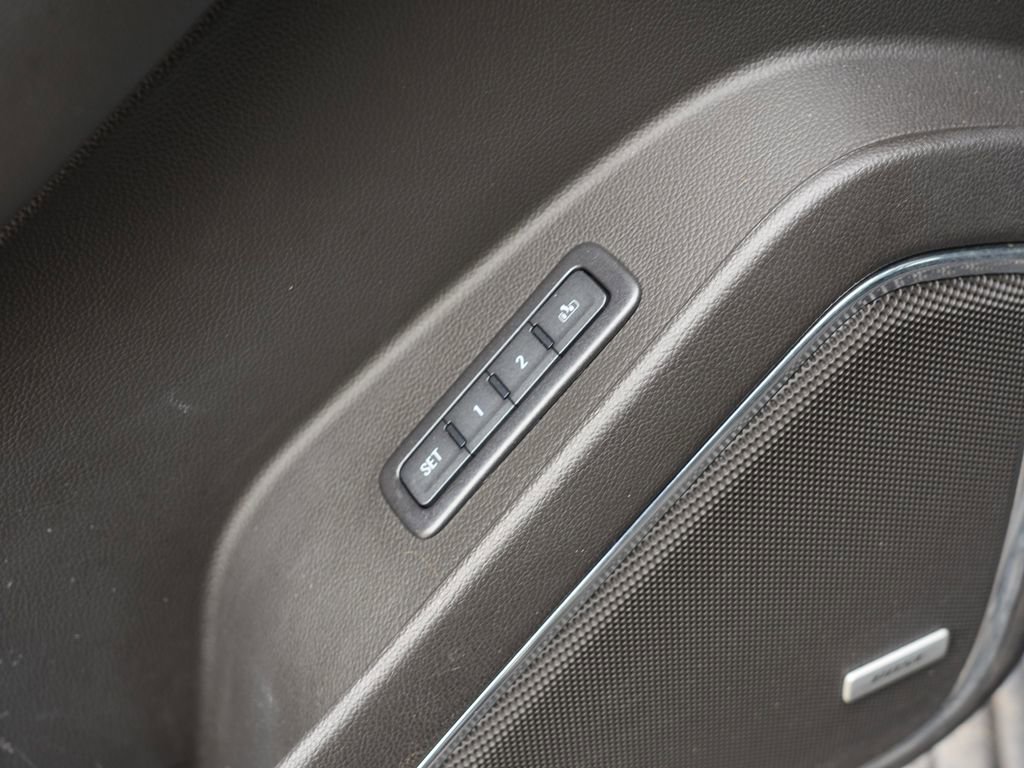 Used 2017 Chevrolet Suburban Premier image 18