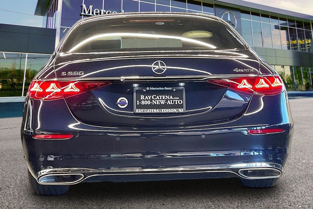 New 2027 Mercedes-Benz S 580 4MATIC Sedan image 3