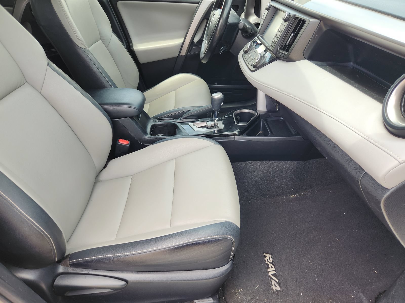 Used 2017 Toyota RAV4 Limited w/ Advanced Technology Package FWD image 17