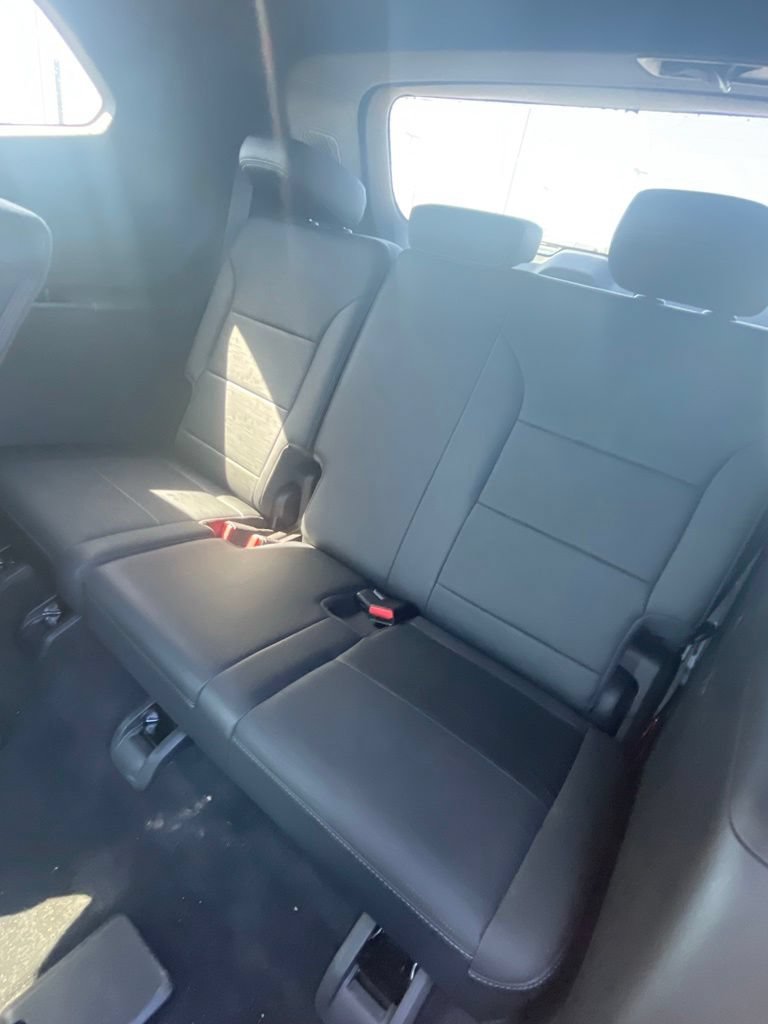 Used 2025 Buick Enclave Sport Touring FWD image 28