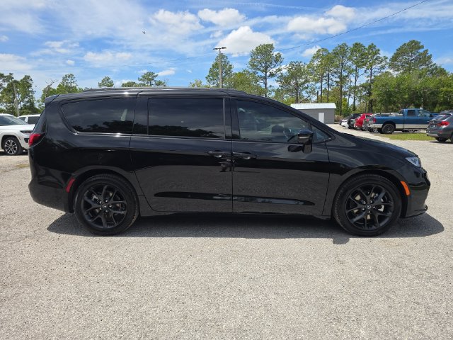 New 2026 Chrysler Pacifica Limited w/ S Appearance Package FWD image 3