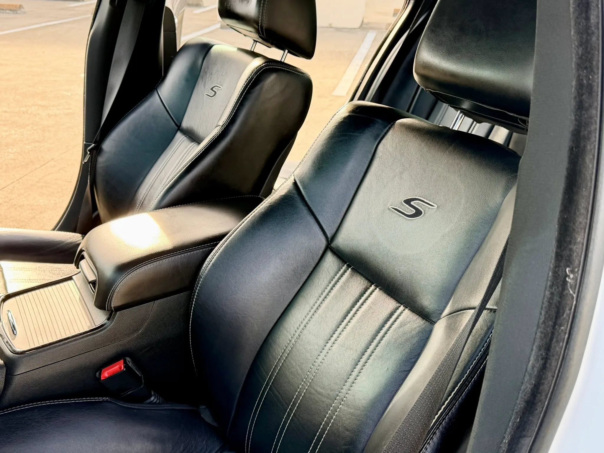 Used 2013 Chrysler 300 S RWD image 58