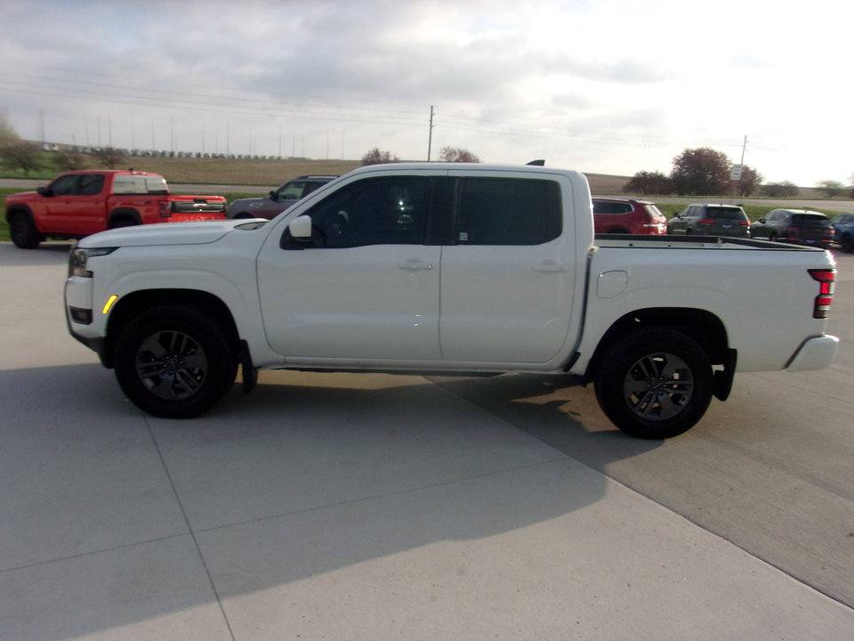 Used 2025 Nissan Frontier SV AWD/4WD image 7