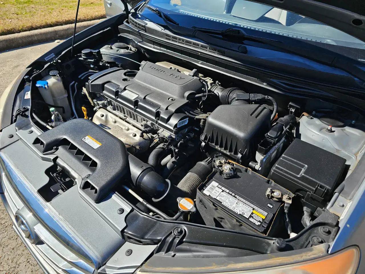 Used 2010 Hyundai Elantra w/ Comfort Pkg 2 FWD image 11
