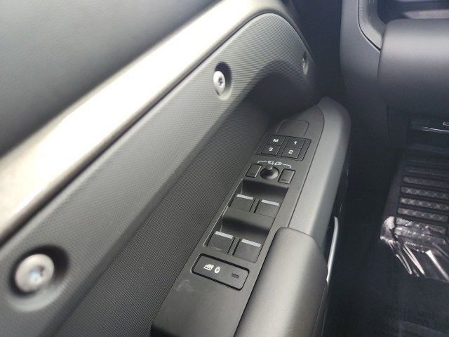 Used 2023 Land Rover Defender 110 X image 37