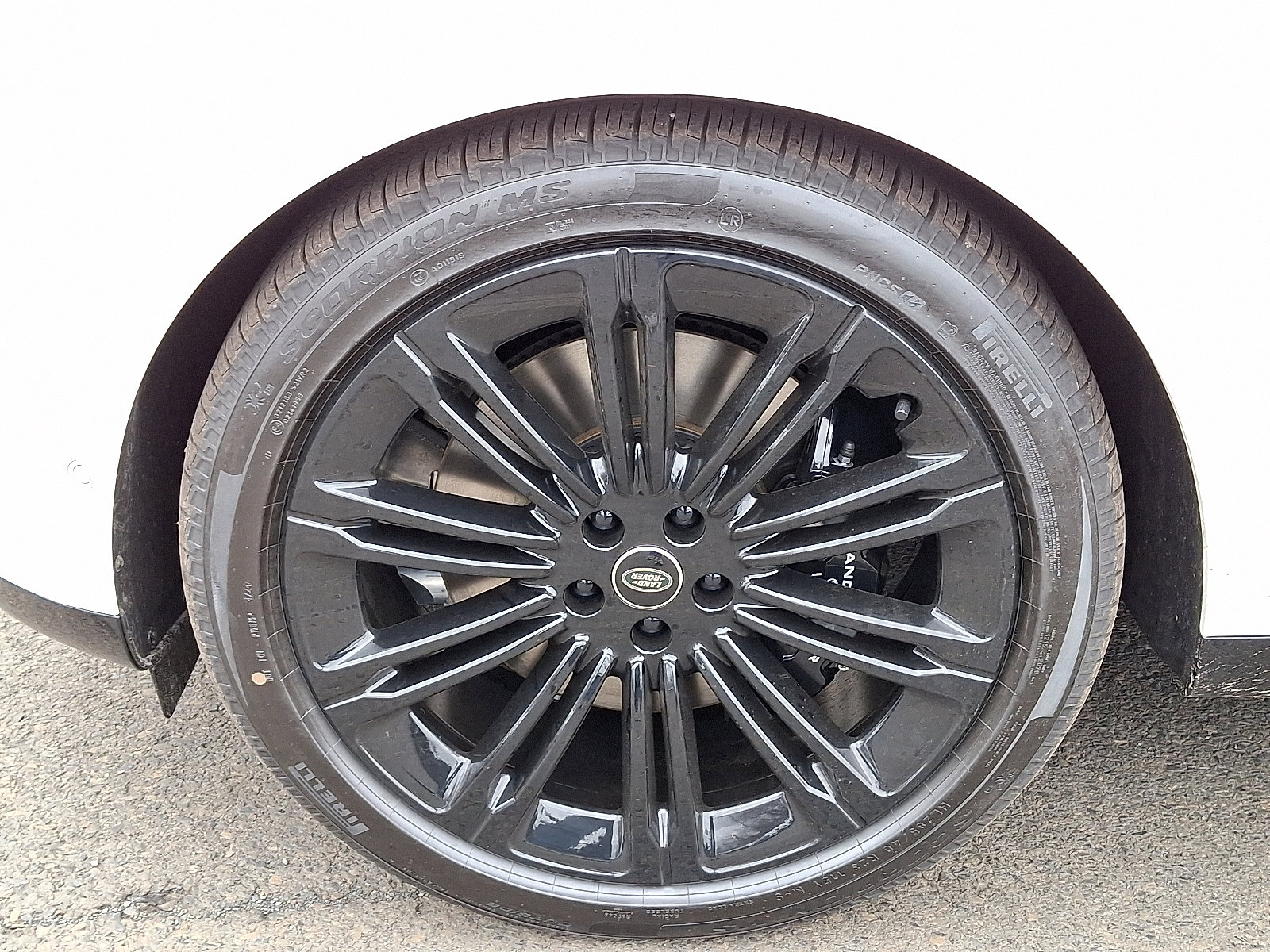 New 2025 Land Rover Range Rover SE image 9