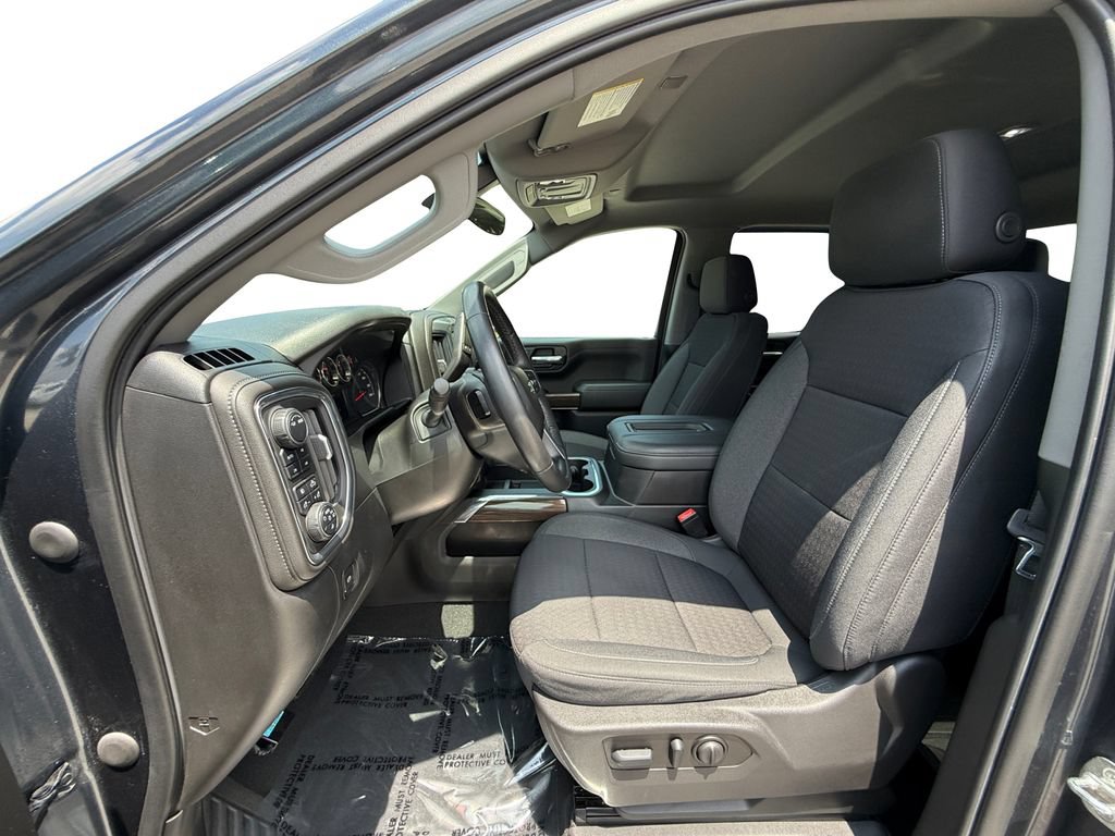 Used 2022 Chevrolet Silverado 1500 RST w/ LPO, Blackout Package AWD/4WD image 9