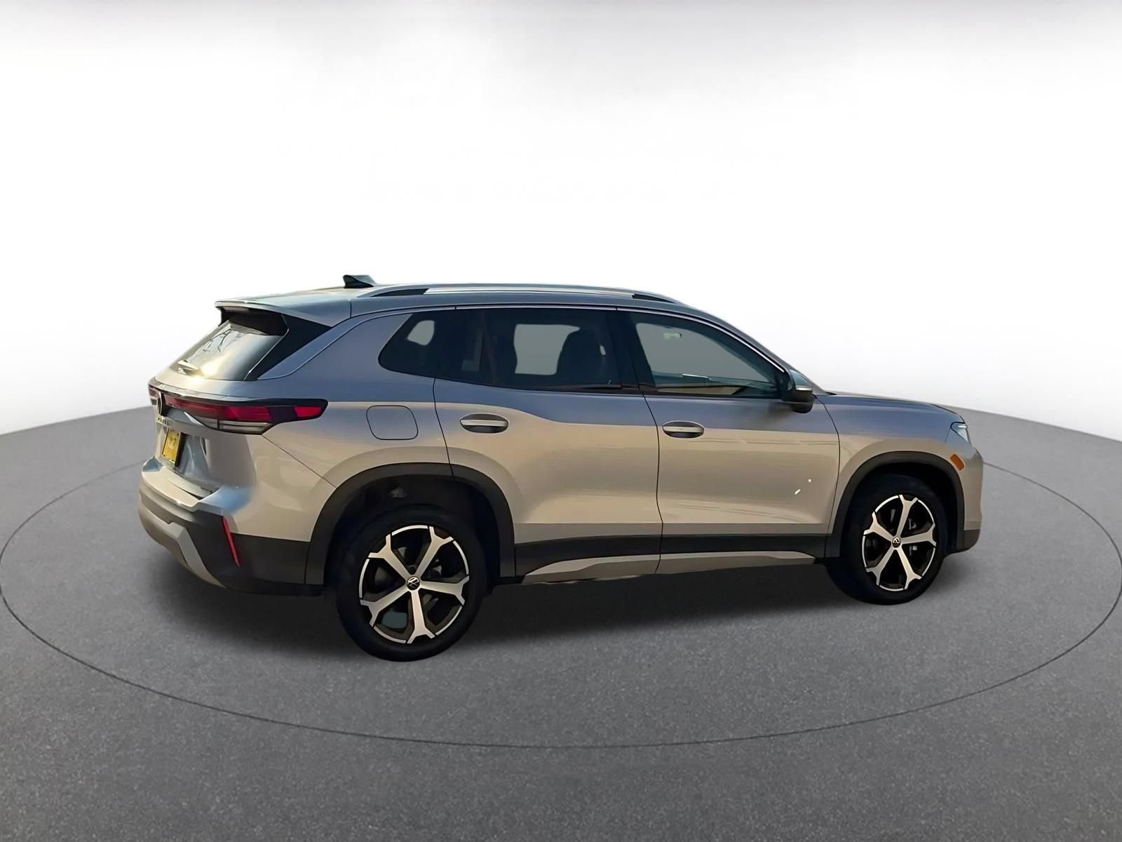 Used 2026 Volkswagen Tiguan SE AWD/4WD image 13