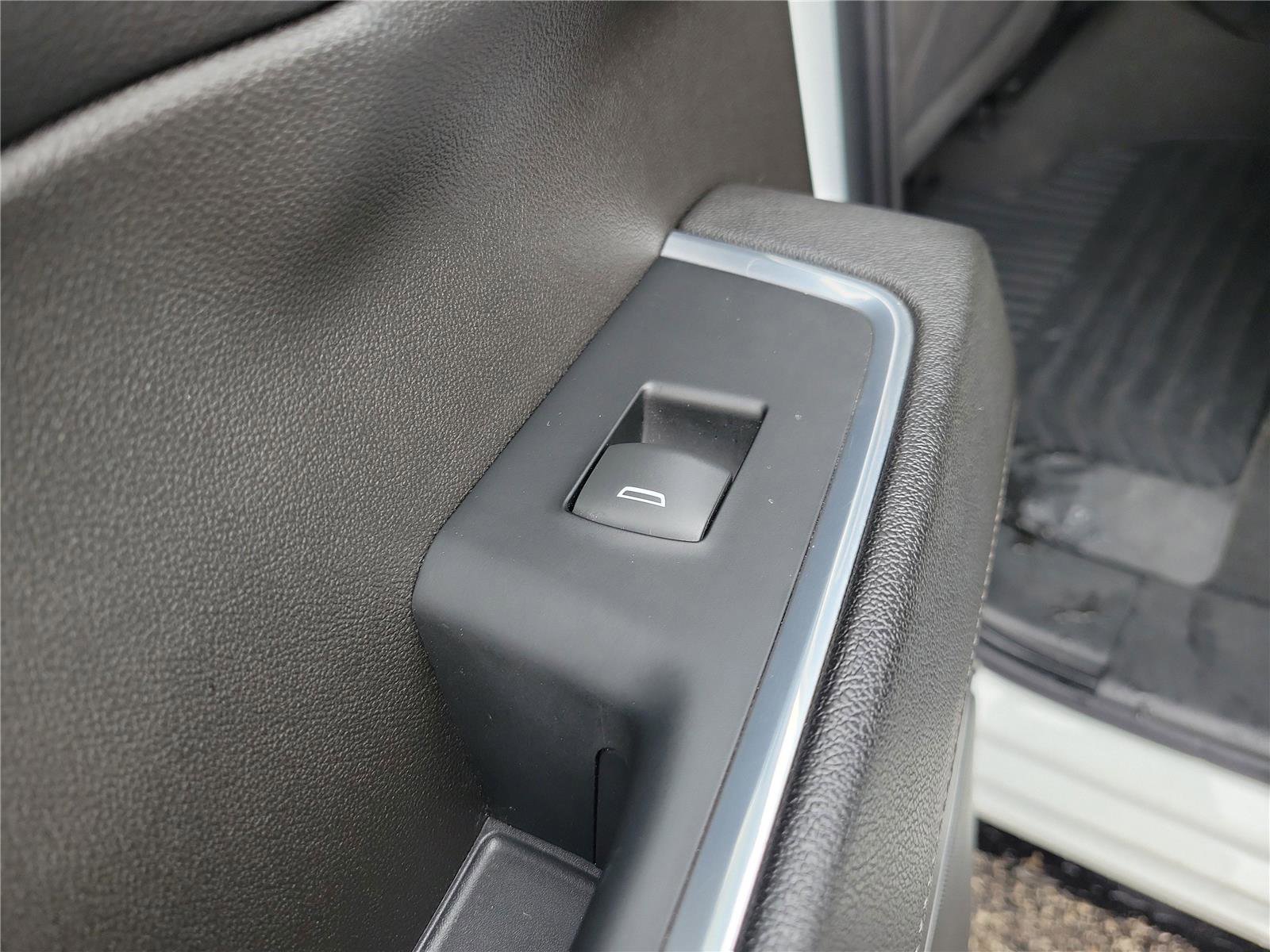 Used 2023 GMC Sierra 1500 Elevation image 14