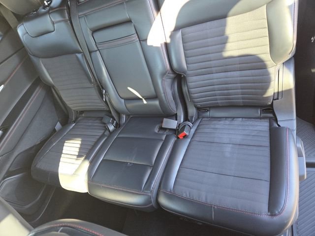 Used 2025 Ford Explorer ST-Line w/ ST-Line Street Pack AWD/4WD image 28