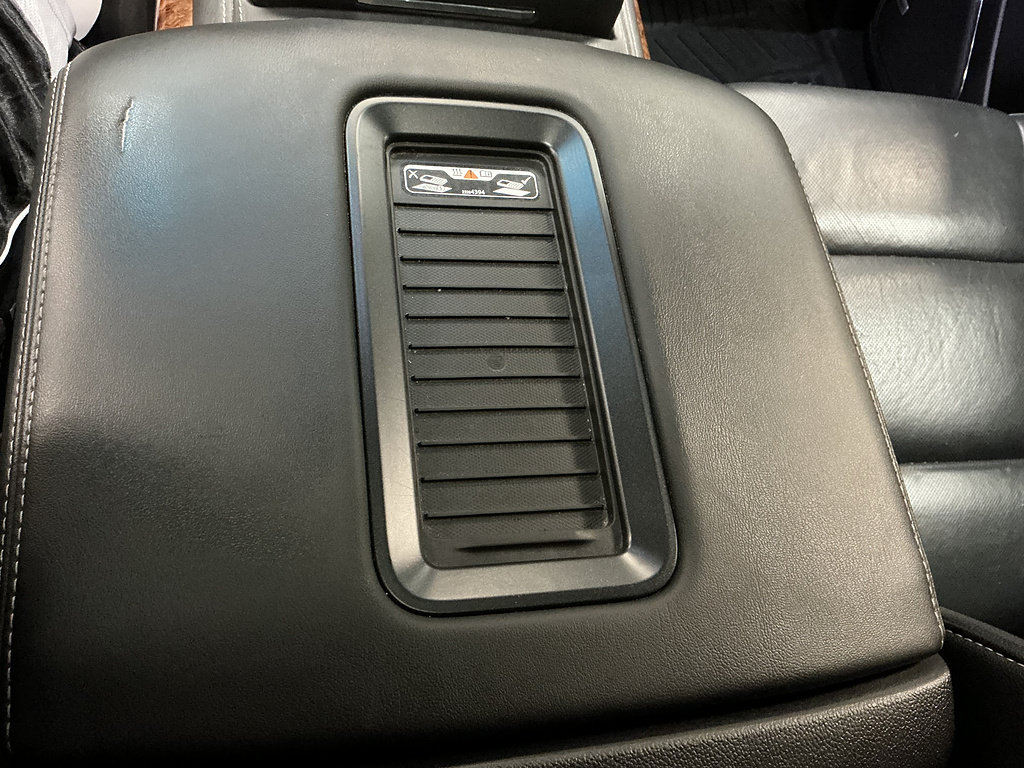 Used 2018 Chevrolet Suburban Premier AWD/4WD image 20