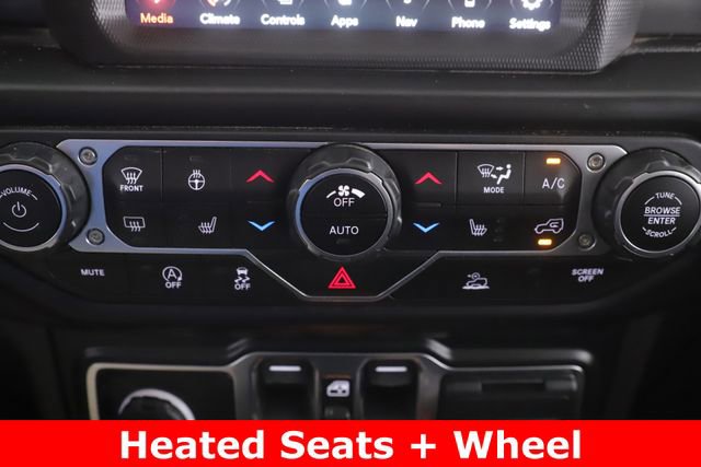 Used 2022 Jeep Wrangler Unlimited Sahara w/ Cold Weather Group AWD/4WD image 4