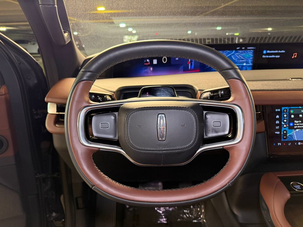 Used 2025 Lincoln Navigator Reserve AWD/4WD image 24