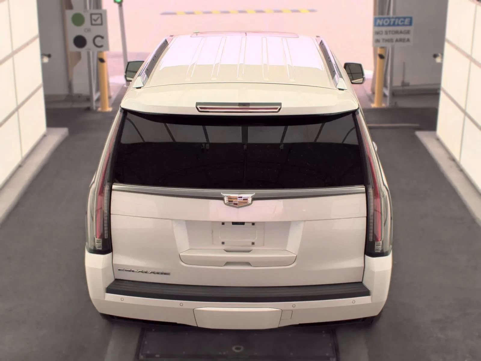 Used 2019 Cadillac Escalade Premium Luxury AWD/4WD image 5