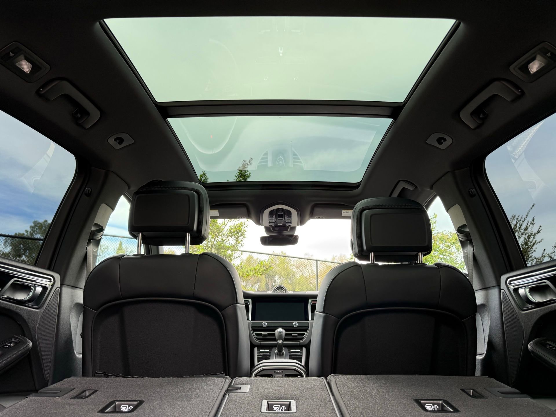 Certified 2024 Porsche Macan S image 36