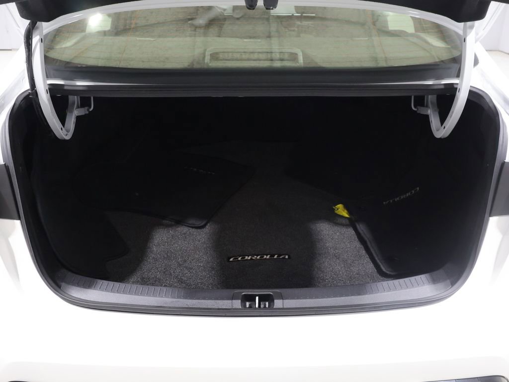 Used 2024 Toyota Corolla SE w/ Convenience Package image 14
