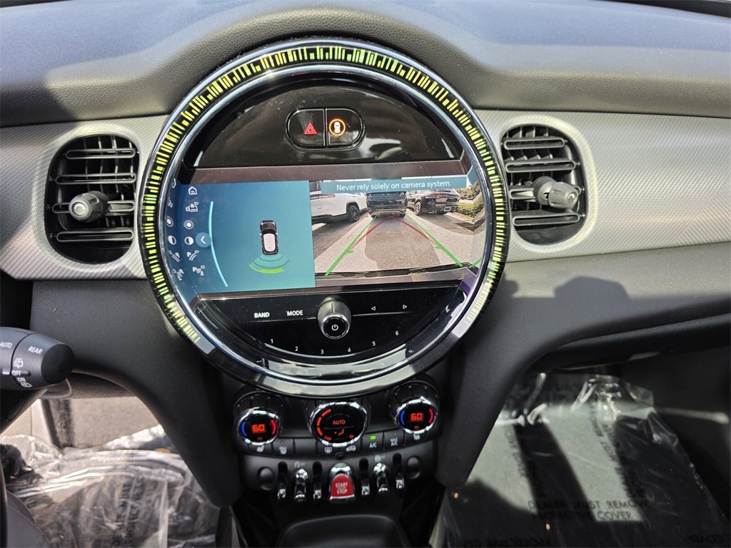 Used 2023 MINI Cooper 4-Door Hardtop image 23
