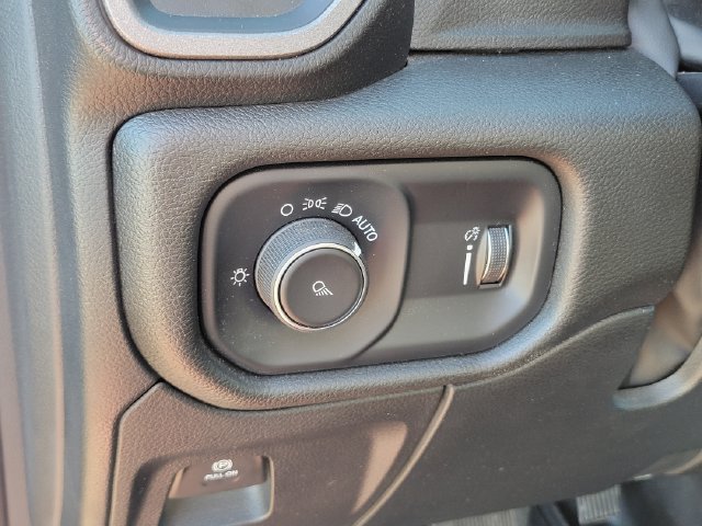 Certified 2023 RAM 1500 Tradesman w/ Tradesman Group AWD/4WD image 17