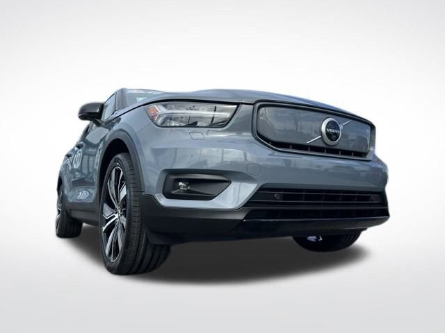 Used 2021 Volvo XC40 P8 Recharge w/ Advanced Package image 54