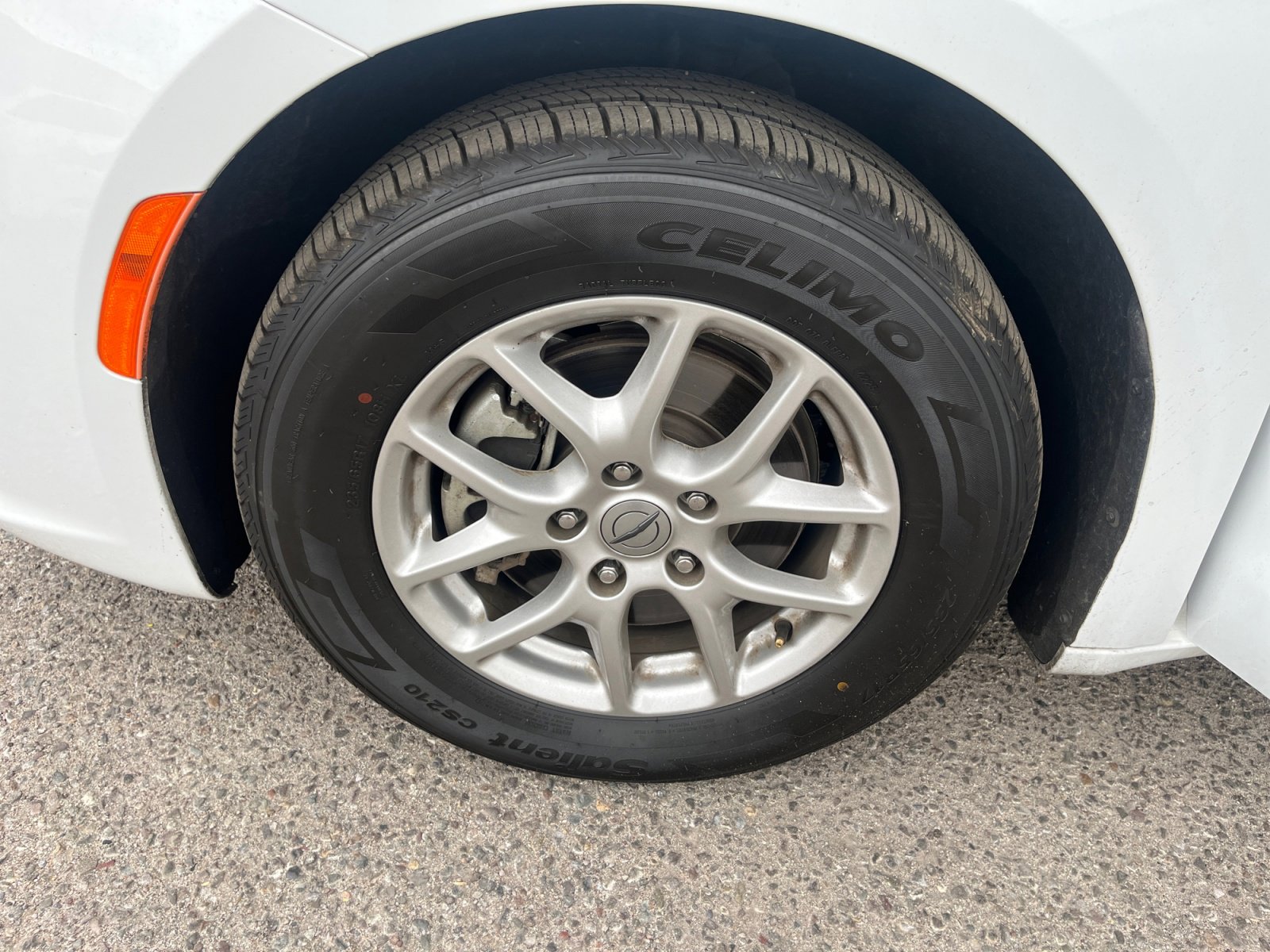 Certified 2023 Chrysler Pacifica Touring-L image 24