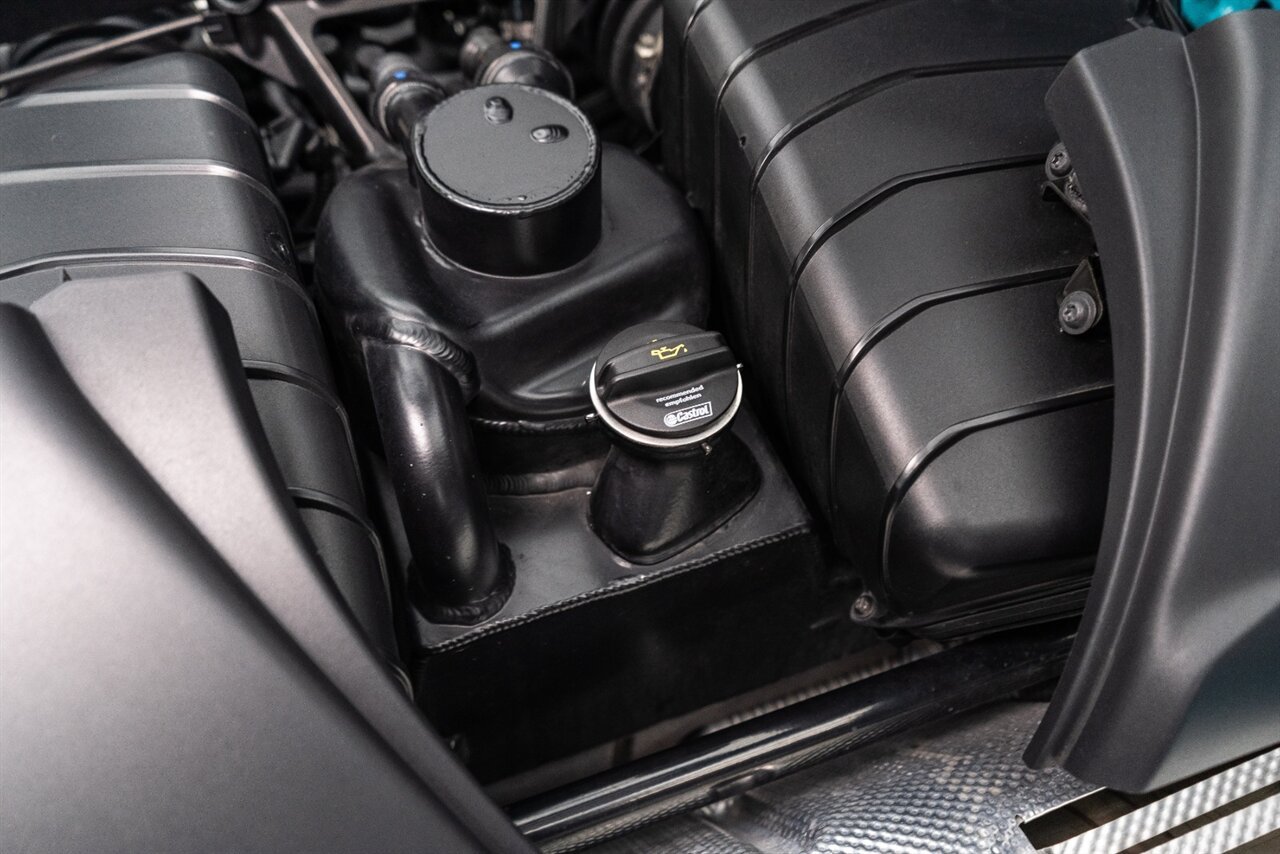 Used 2019 Lamborghini Huracan Performante AWD/4WD image 92