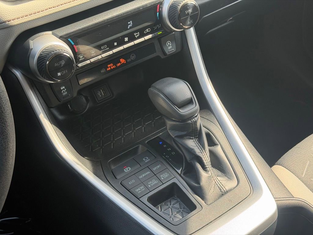 Used 2023 Toyota RAV4 XLE image 17