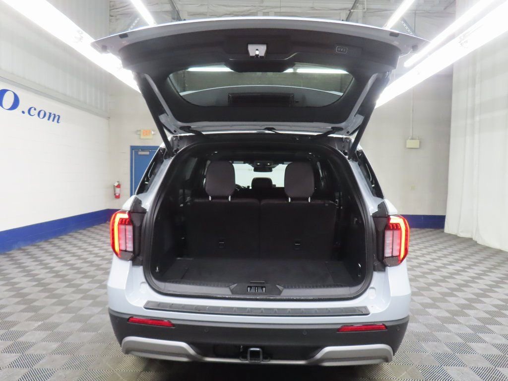 Used 2025 Ford Explorer Platinum image 35