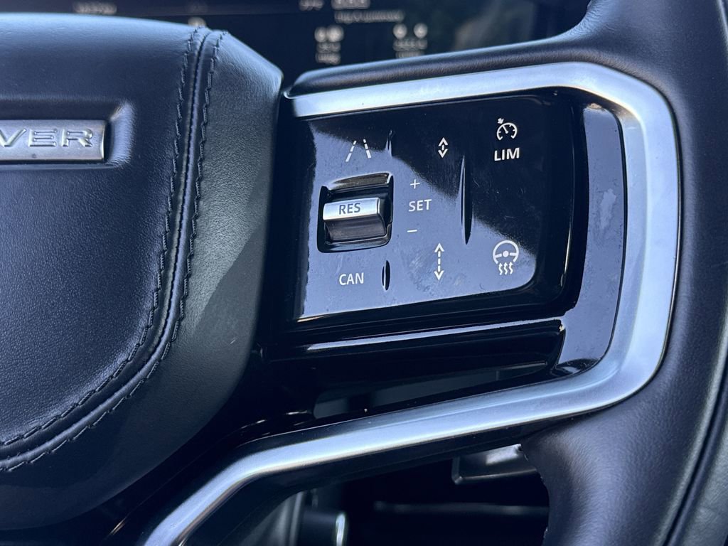 Used 2025 Land Rover Range Rover Sport SE AWD/4WD image 18