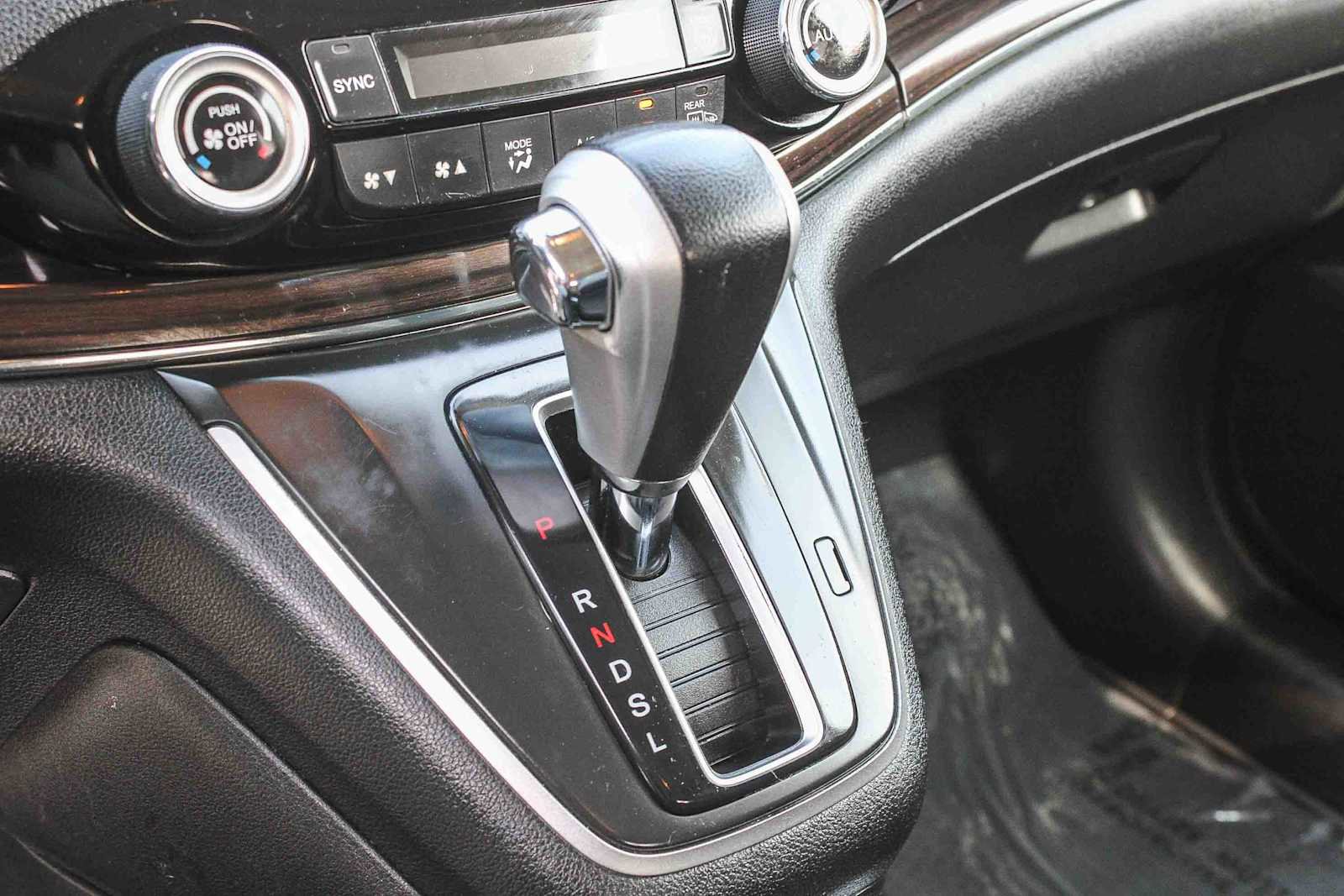 Used 2015 Honda CR-V EX-L image 18