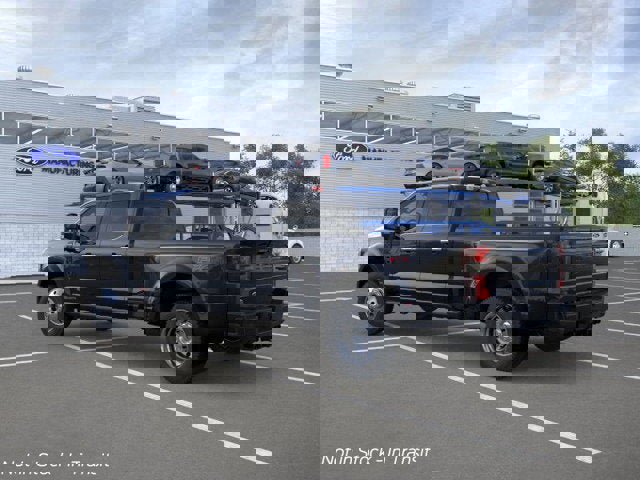 New 2026 Ford F450 Platinum w/ FX4 Off-Road Package image 4