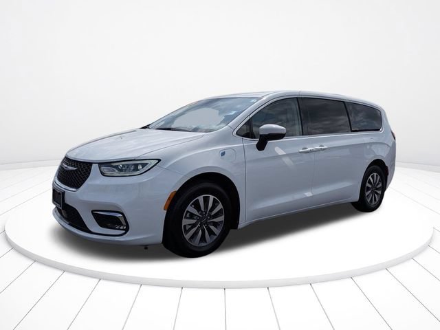 Used 2023 Chrysler Pacifica Touring-L FWD image 7