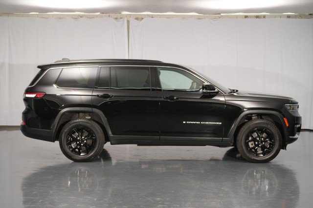 Used 2025 Jeep Grand Cherokee L Limited w/ Luxury Tech Group II AWD/4WD image 15