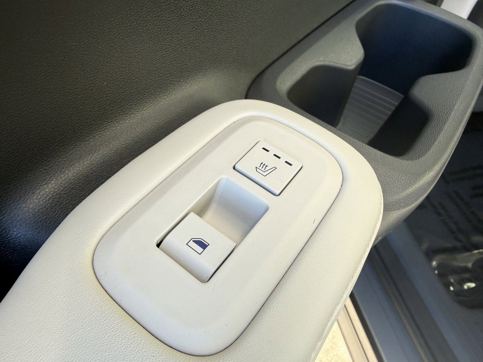 Used 2024 Hyundai Santa Fe Limited image 34