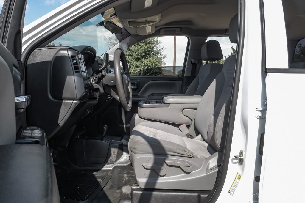 Used 2018 Chevrolet Silverado 1500 W/T w/ Trailering Package AWD/4WD image 27