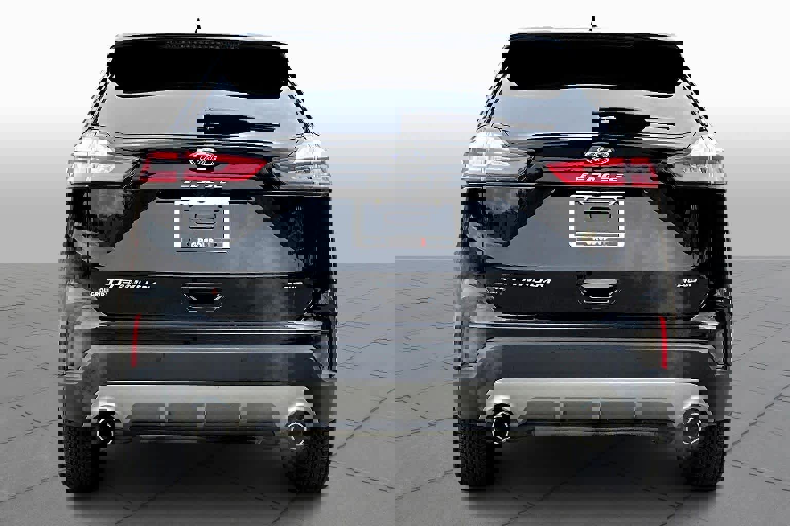 Used 2024 Ford Edge Titanium image 5