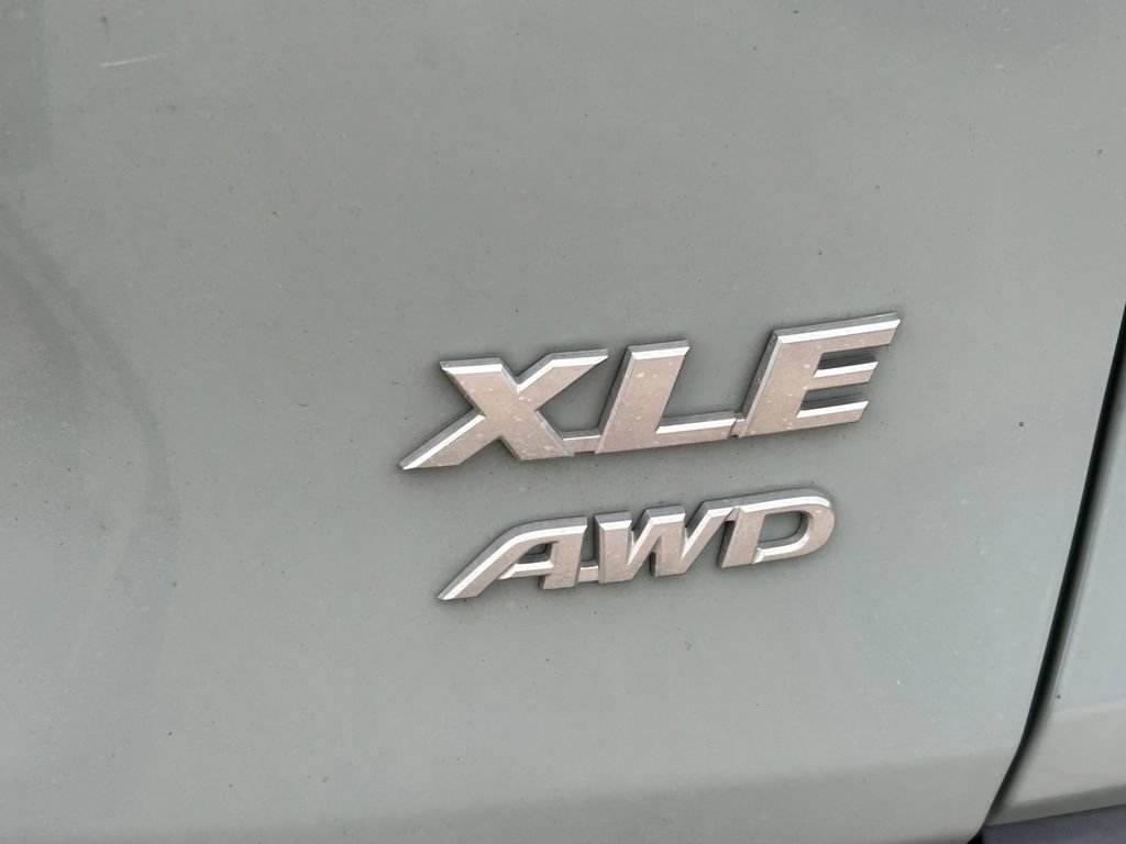 Used 2019 Toyota RAV4 XLE w/ Convenience Package AWD/4WD image 14