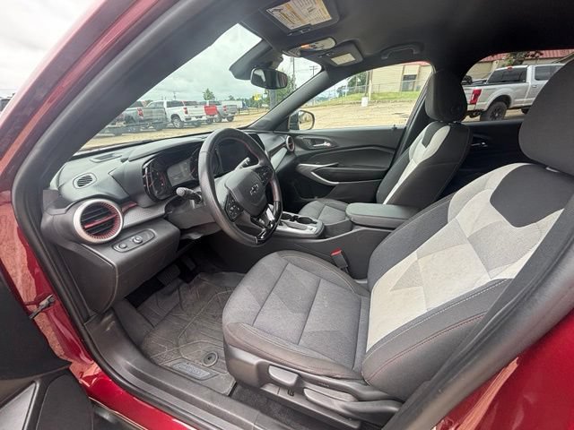 Used 2024 Chevrolet Trax RS w/ Driver Confidence Package FWD image 11